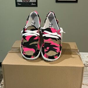 Gypsy Jazz Vibrant Camo Sneakers